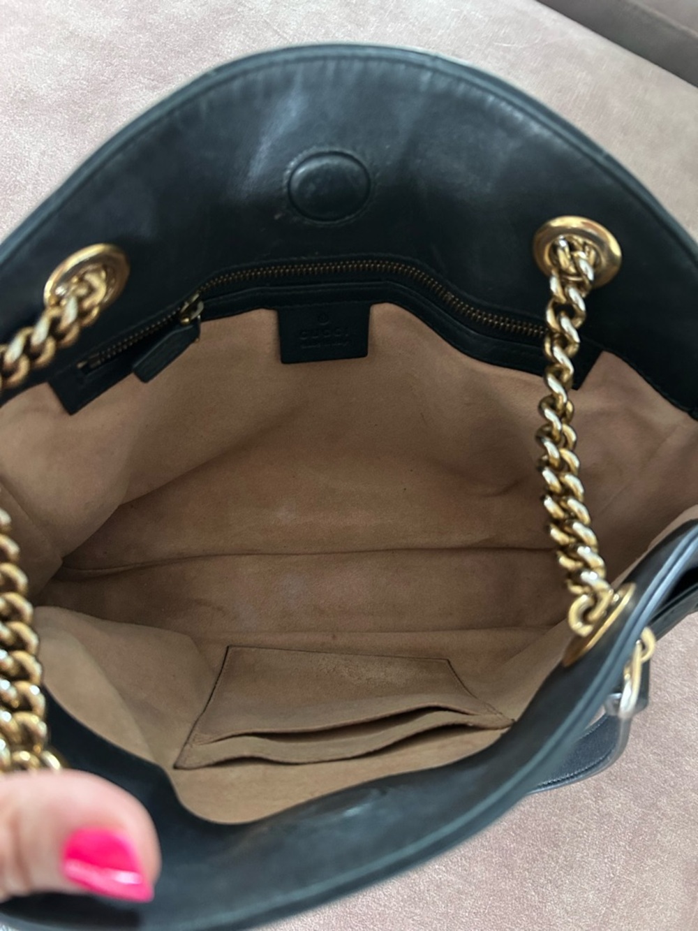 Gucci Marmont Matelasse Shoulder Bag - Picture 5 of 6